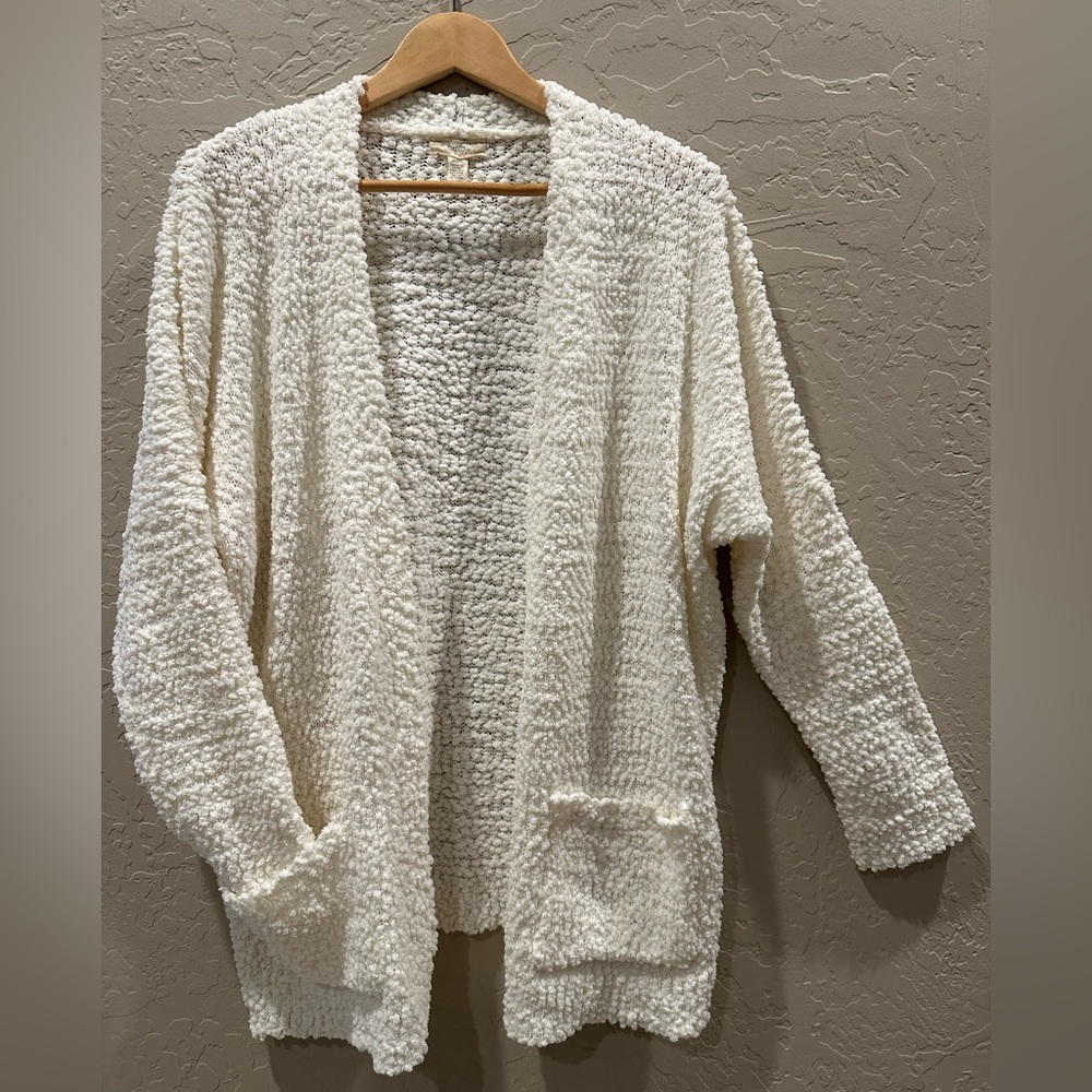 Cupio Fluffy Cozy White Oversized Open Front Knit Warm Cardigan NWOT..